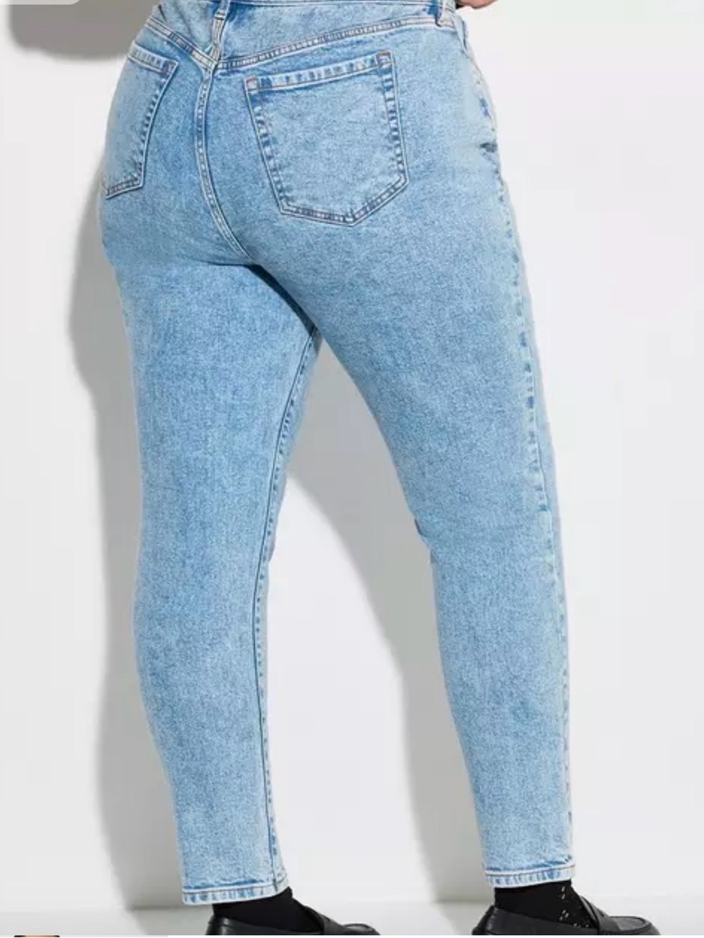 NWT TORRID LoveSick High-Rise Mom Jean SIZE 18 TALL - Picture 3 of 5